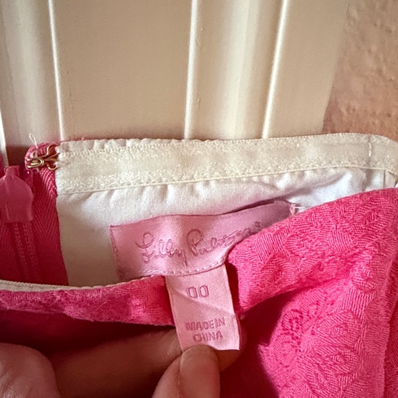 Lilly Pulitzer Pink Jacquard Dress with White Floral Embroidered Hem - Picture 5 of 5